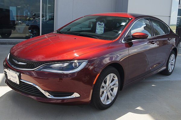 Chrysler 200